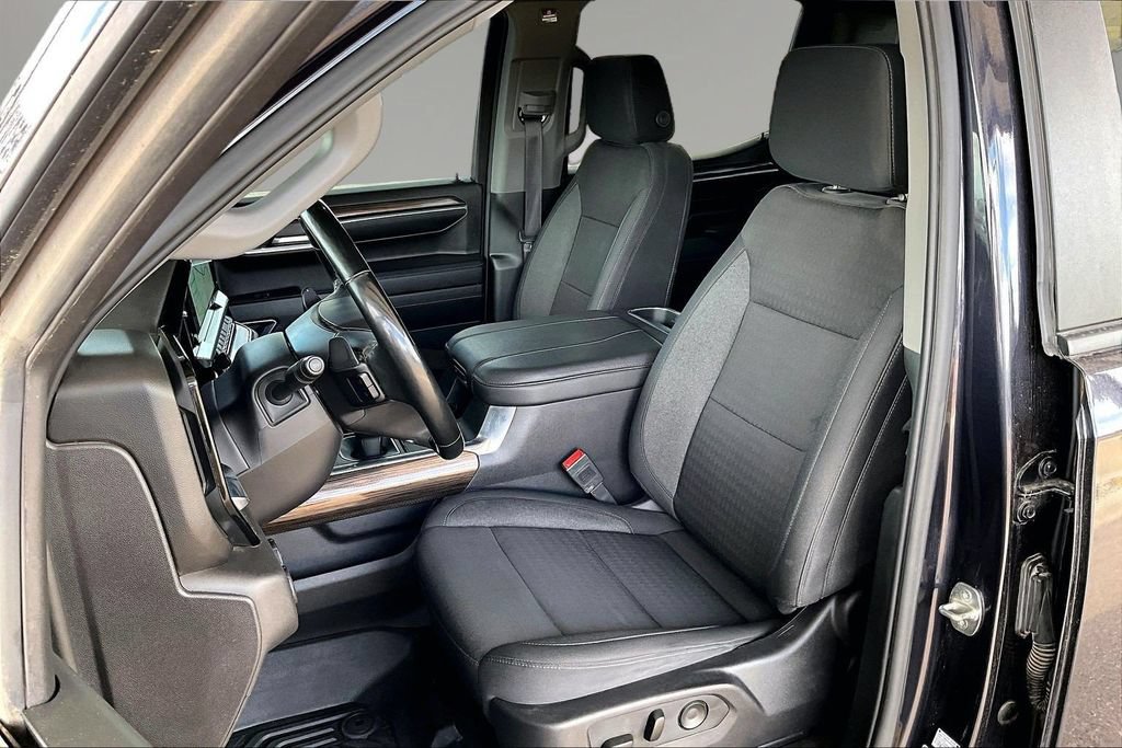Used 2024 Chevrolet Silverado 1500 LT Trail Boss w/ LPO, Dark Essentials Package AWD/4WD image 22
