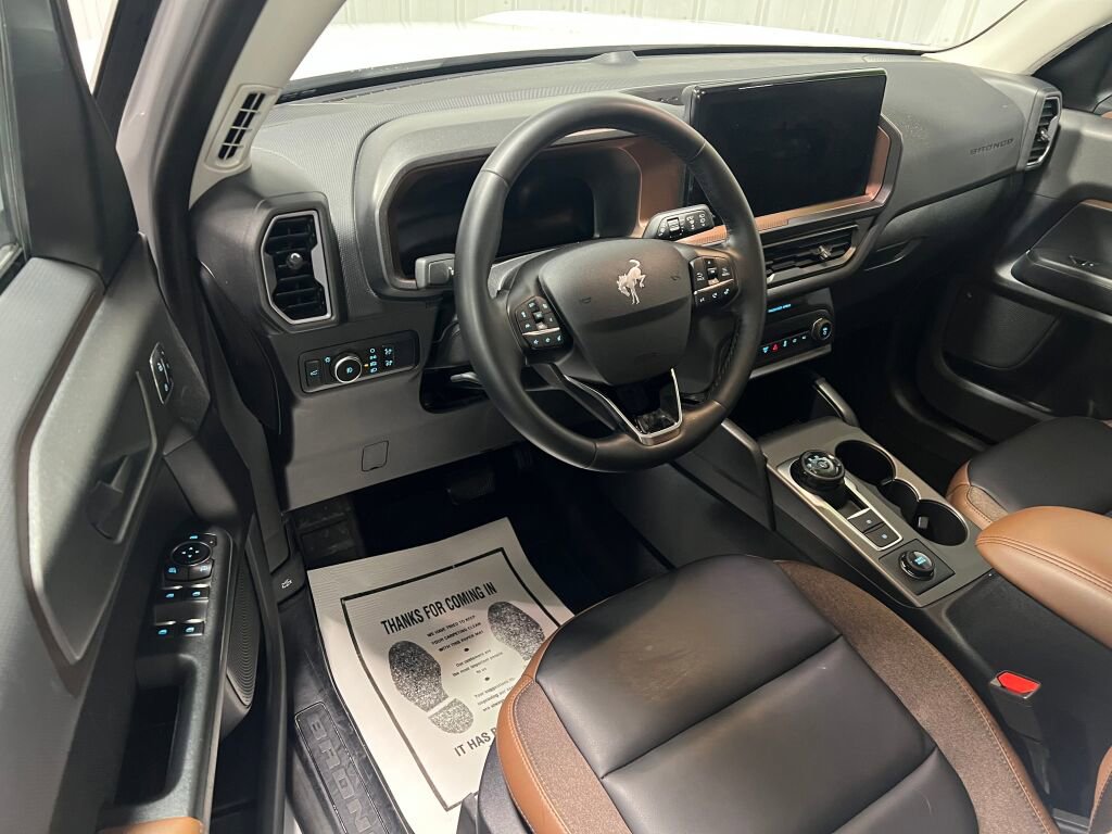 Used 2025 Ford Bronco Sport Outer Banks image 2