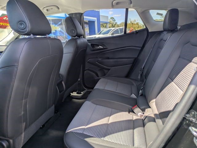 Certified 2025 Chevrolet Trax LT w/ LT Convenience Package image 14