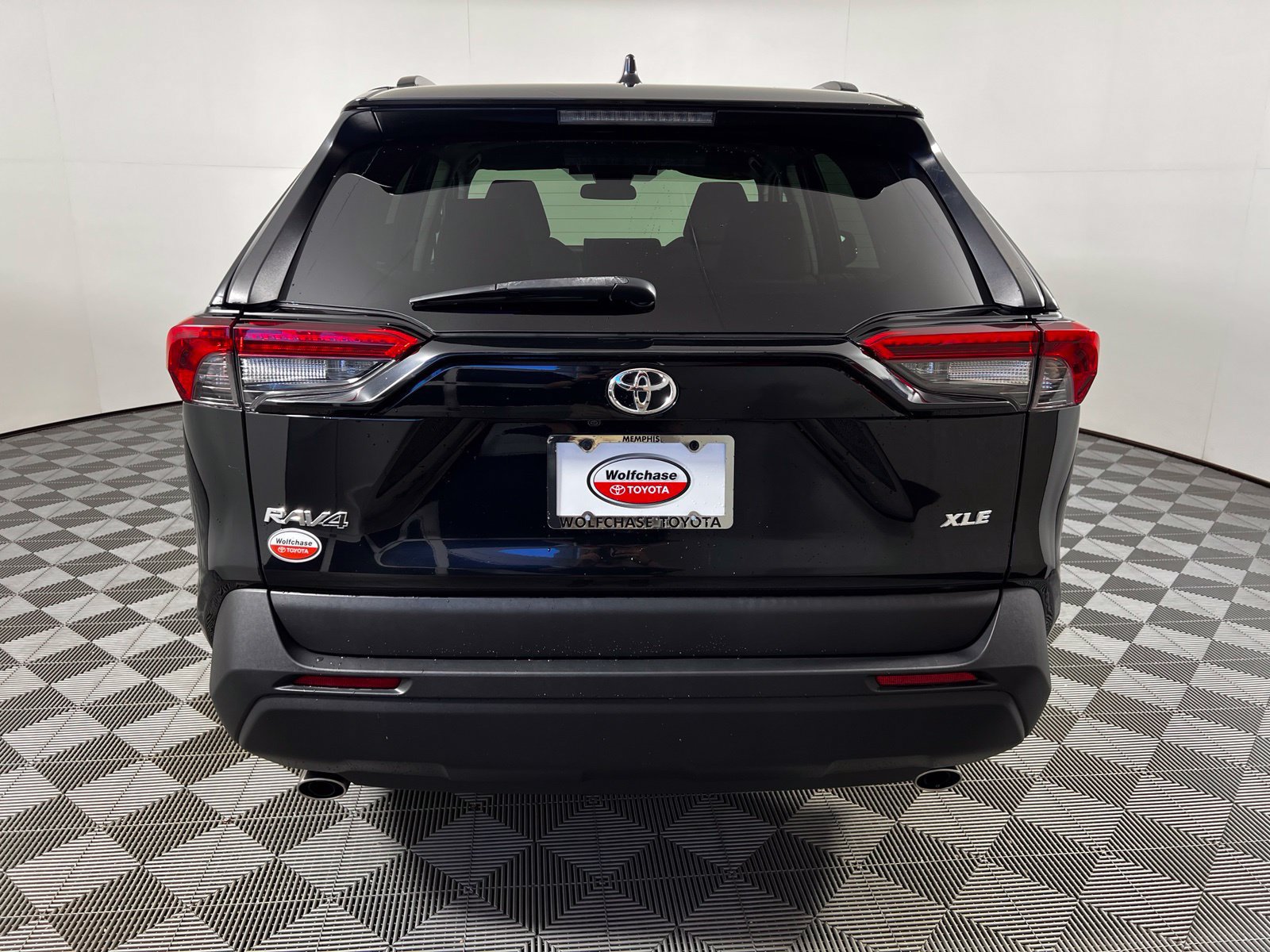 Certified 2022 Toyota RAV4 XLE FWD image 6