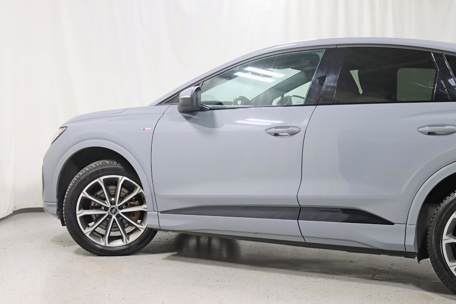 Used 2022 Audi Q4 e-tron Premium Plus image 11