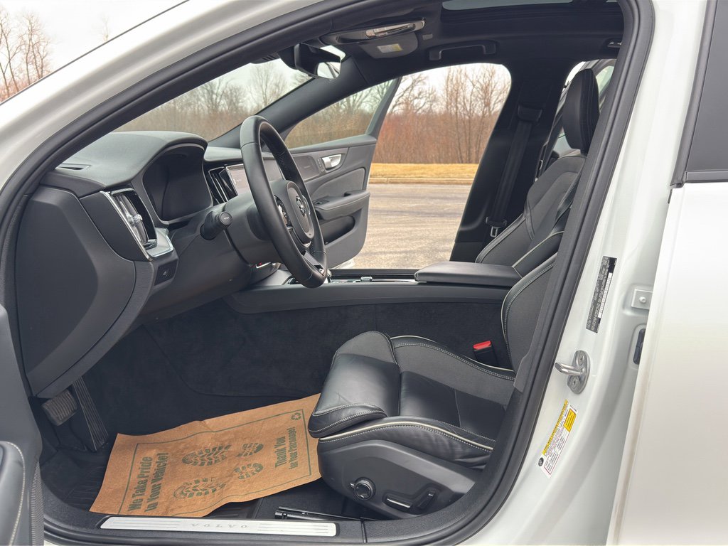 Used 2024 Volvo S60 B5 Plus w/ Climate Package image 15