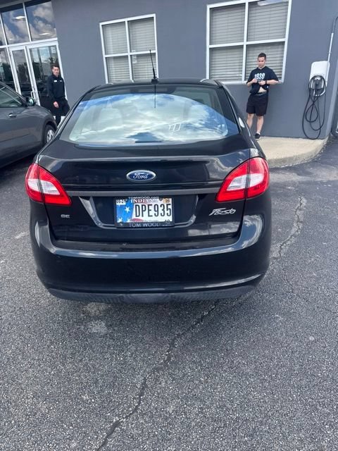 Used 2012 Ford Fiesta SE FWD image 4