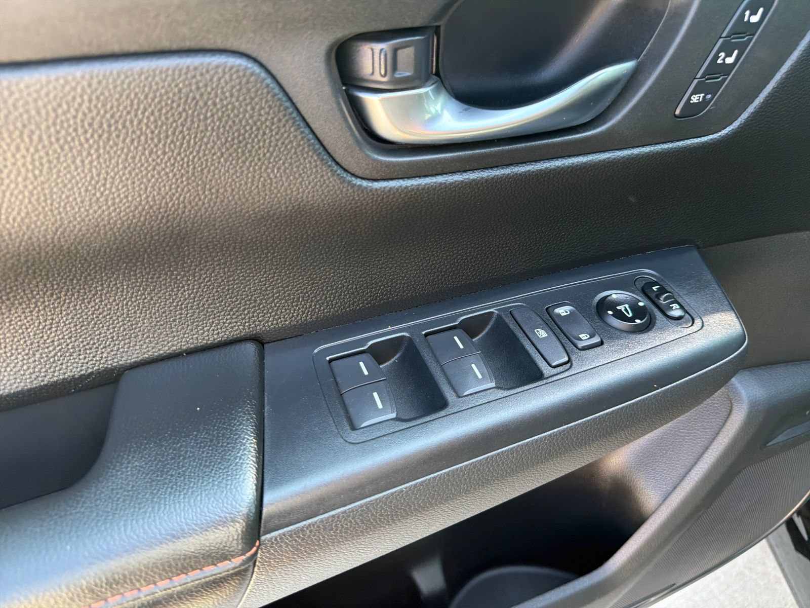 Used 2025 Honda CR-V Sport-L image 18