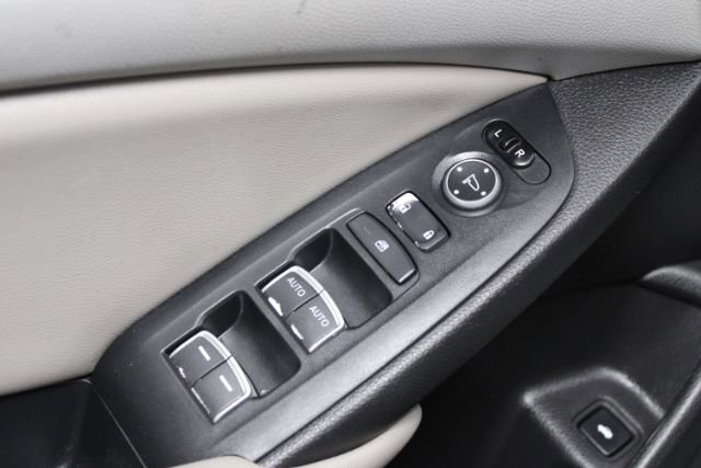 Used 2019 Honda Accord Hybrid image 11