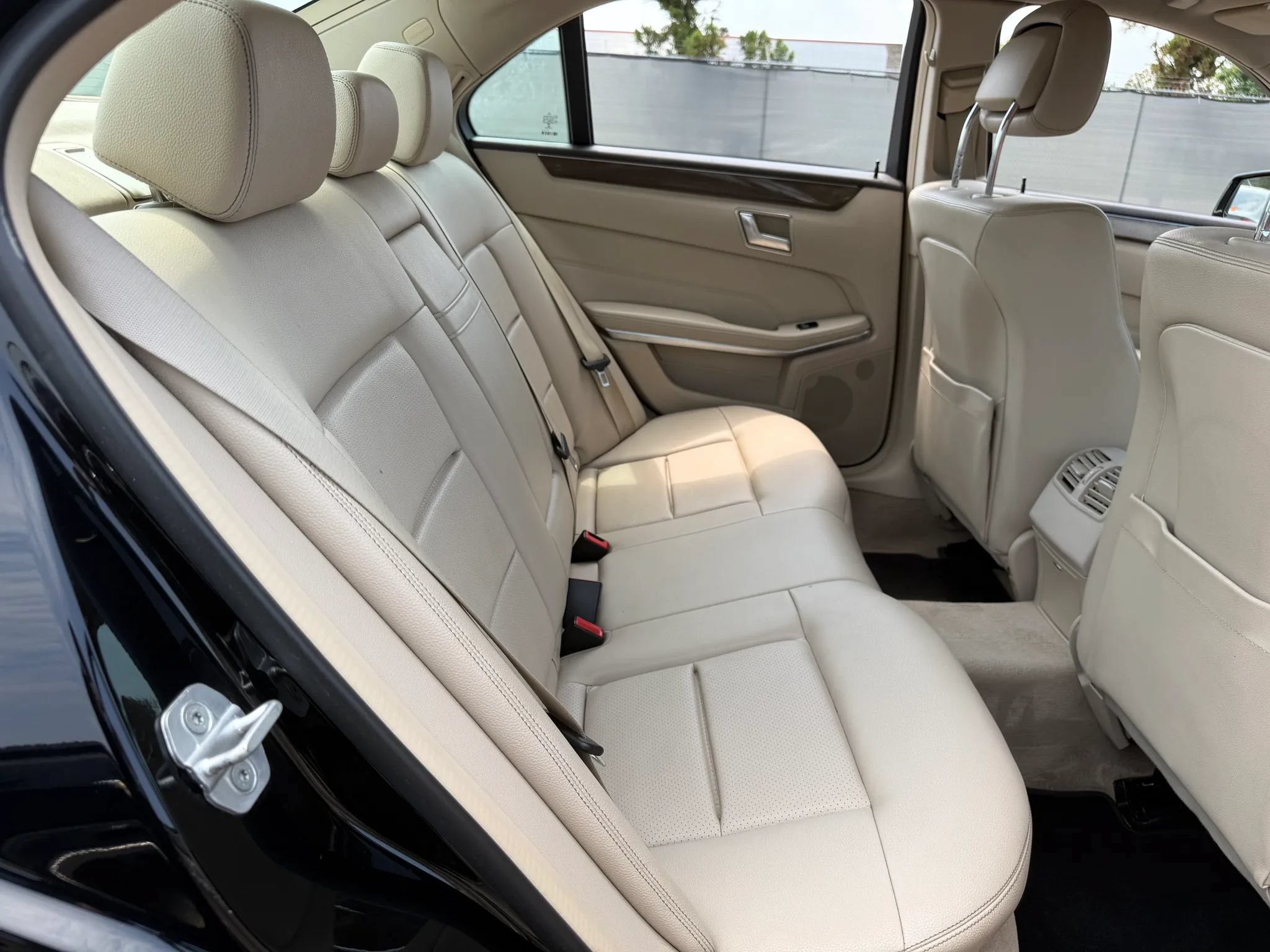 Used 2014 Mercedes-Benz E 350 Sedan image 21