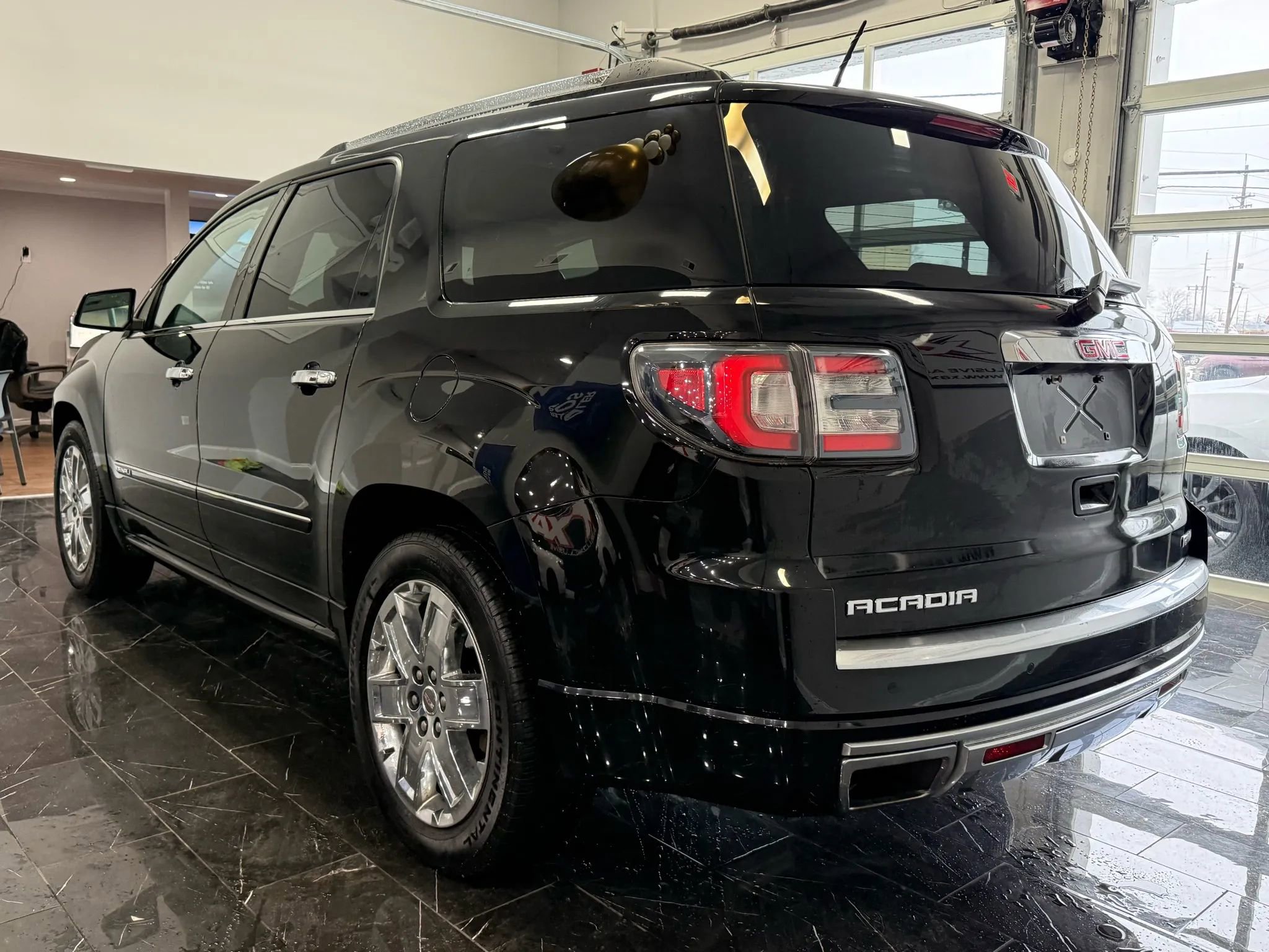 Used 2016 GMC Acadia Denali image 4