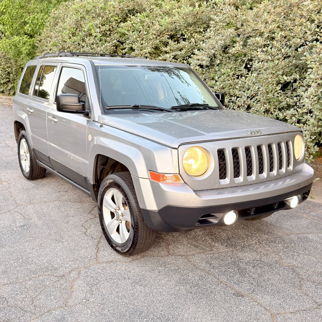 Used 2014 Jeep Patriot Latitude AWD/4WD image 4