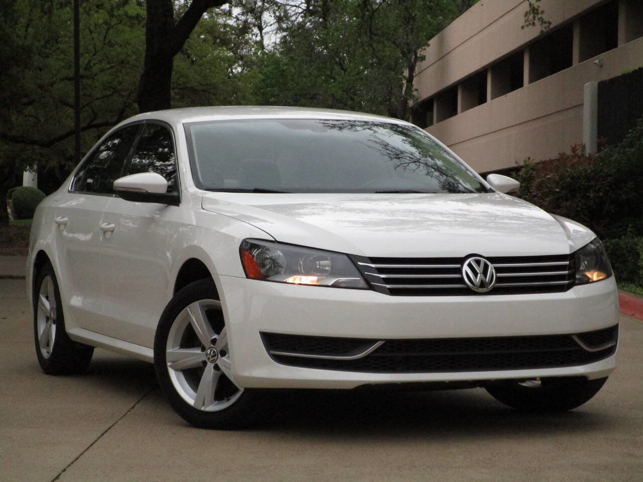 Used 2012 Volkswagen Passat 2.5 SE FWD image 25