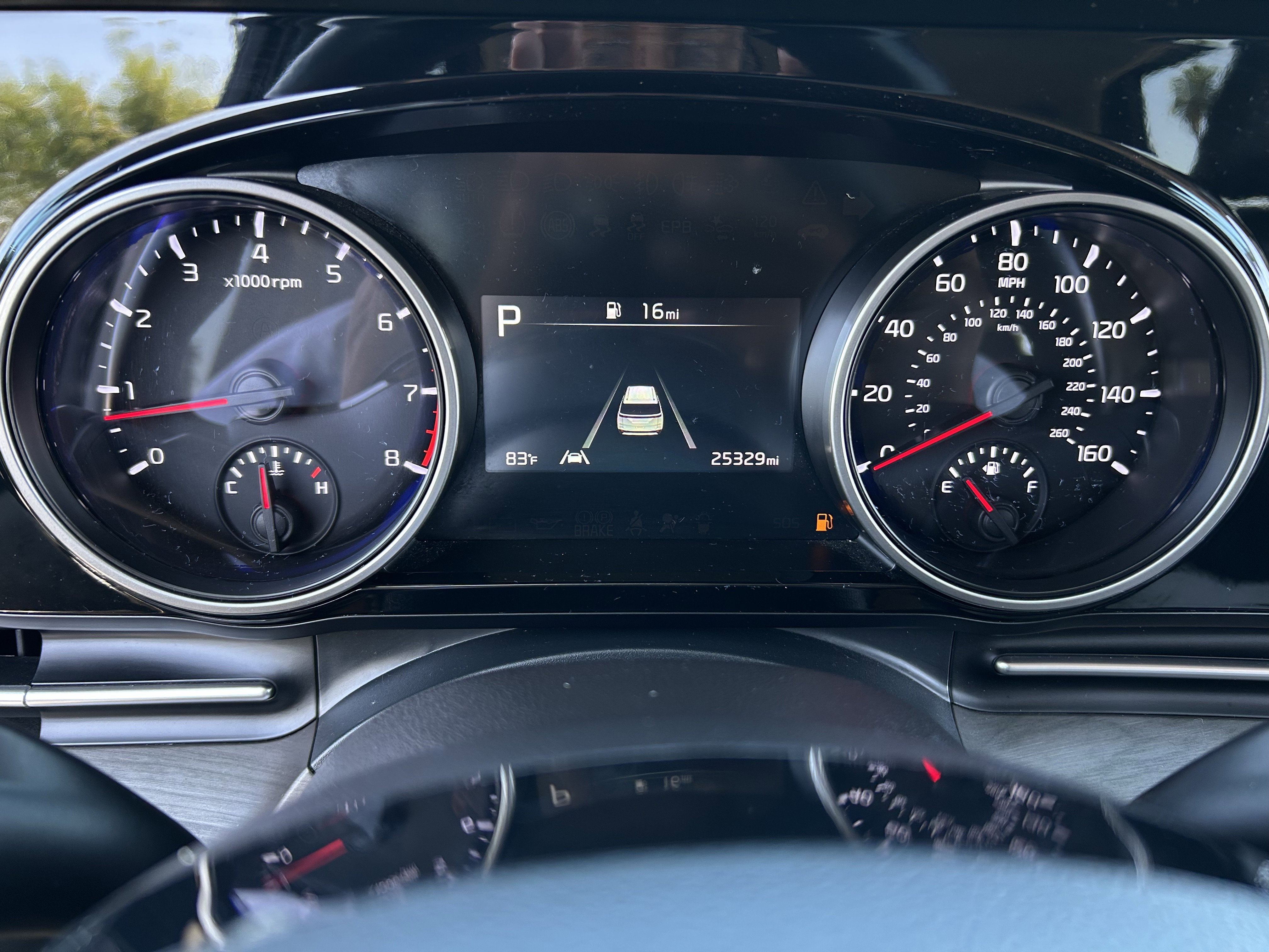 Used 2024 Kia Carnival EX image 31