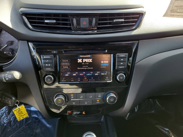 Used 2022 Nissan Rogue Sport S image 25