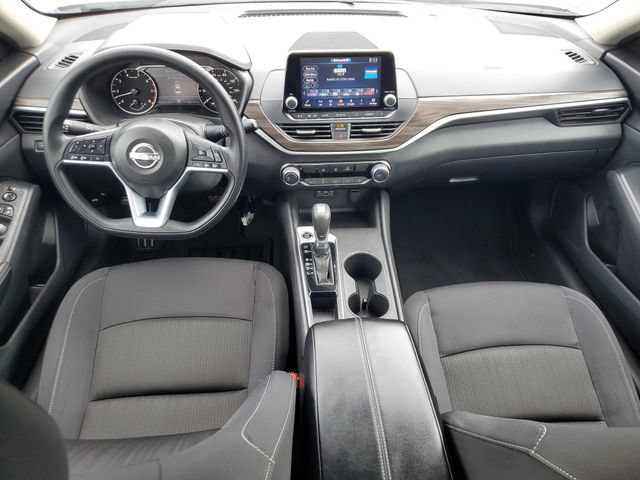 Used 2025 Nissan Altima 2.5 SV FWD image 15
