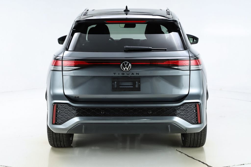 New 2026 Volkswagen Tiguan SE R-Line image 8