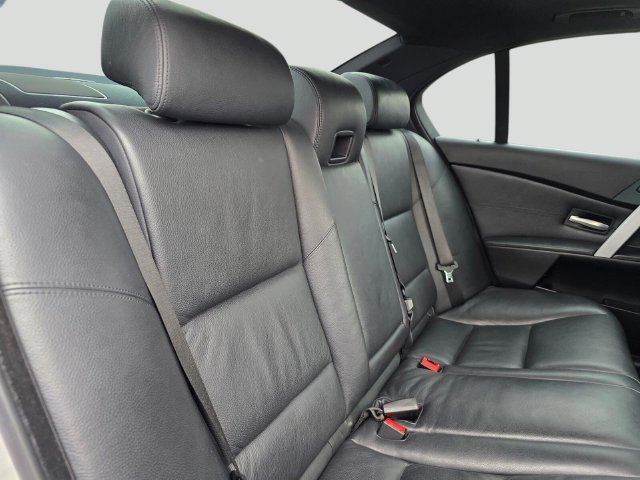 Used 2006 BMW M5 RWD image 12