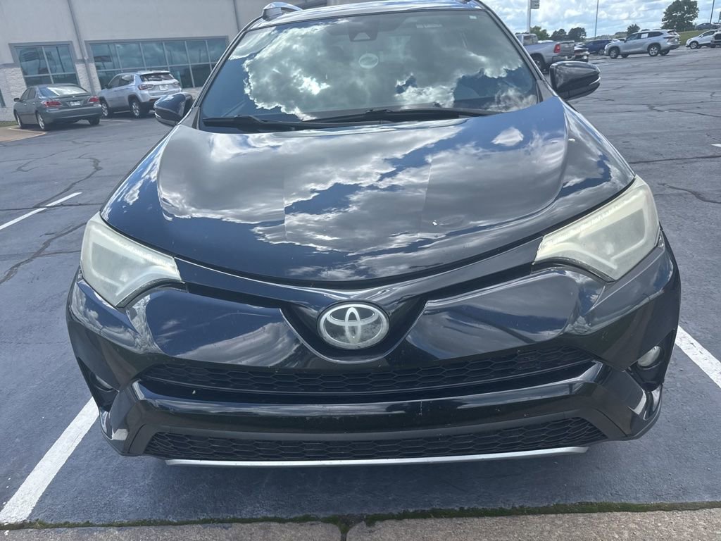 Used 2017 Toyota RAV4 SE FWD image 2