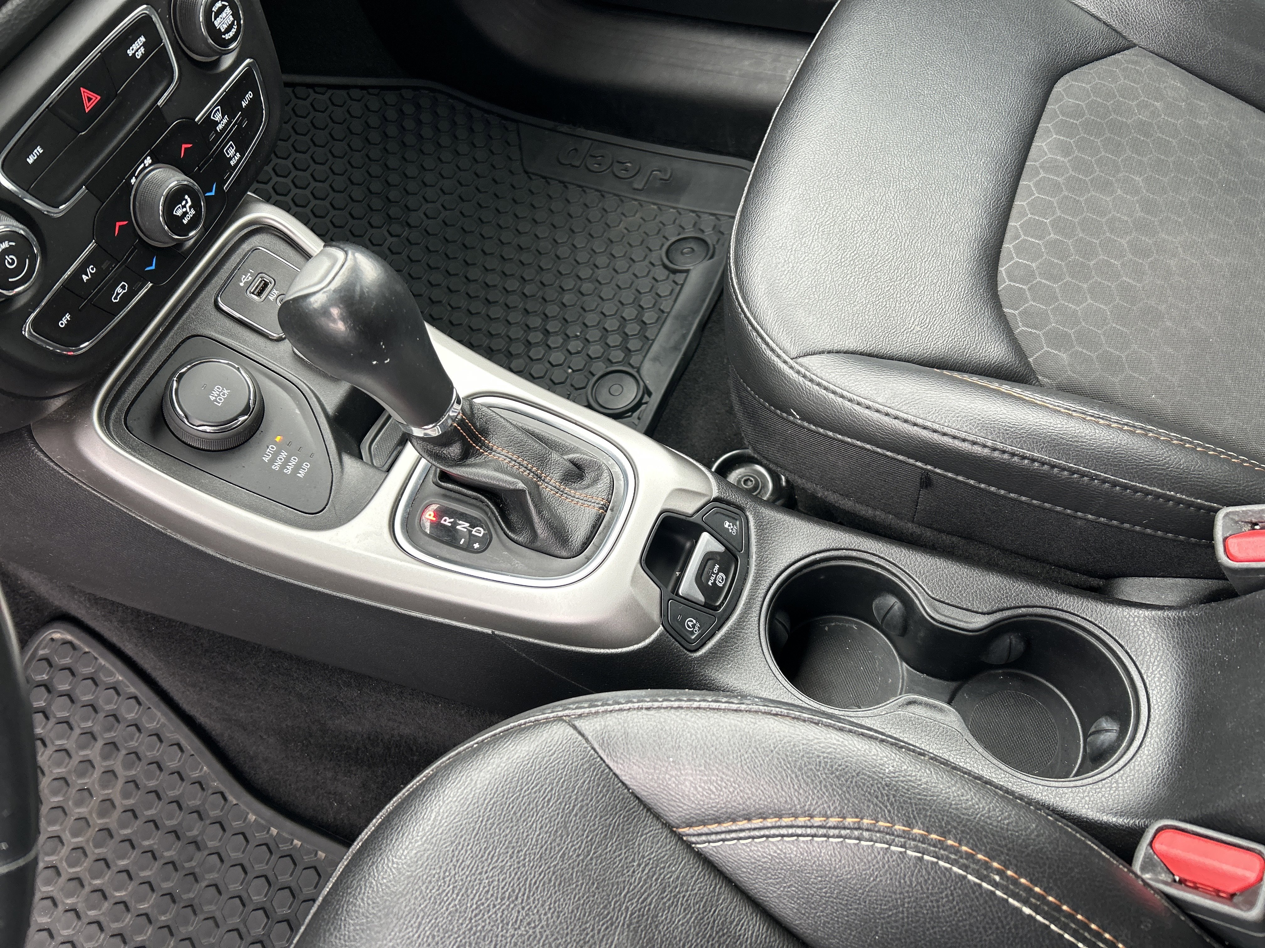 Used 2019 Jeep Compass Latitude w/ Cold Weather Group image 22