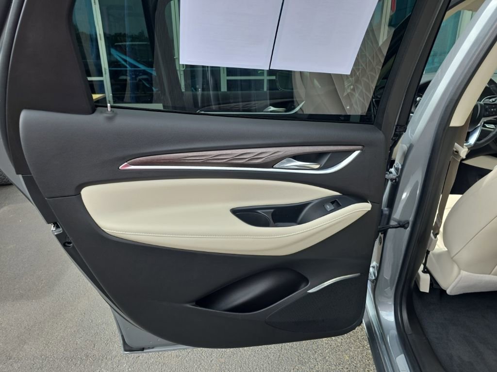 Used 2023 Buick Enclave Avenir FWD image 31