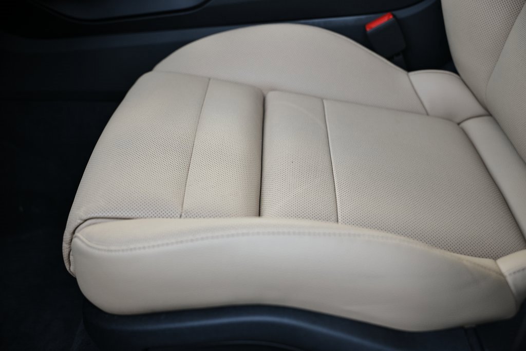 Certified 2025 Porsche Cayenne w/ Premium Package Plus image 25