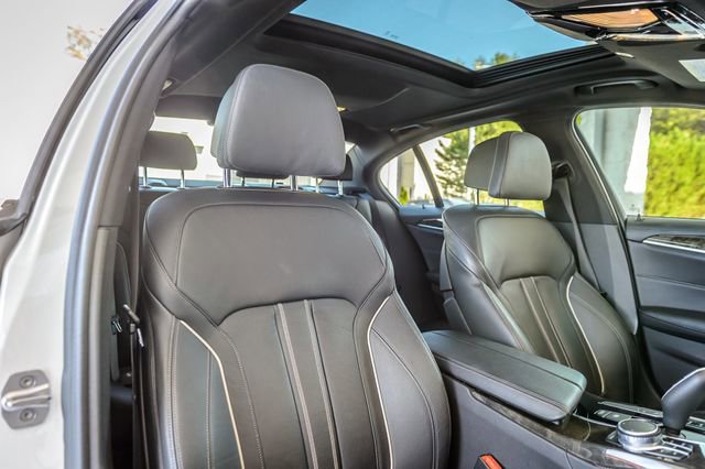 Used 2018 BMW 540i w/ M Sport Package RWD image 40