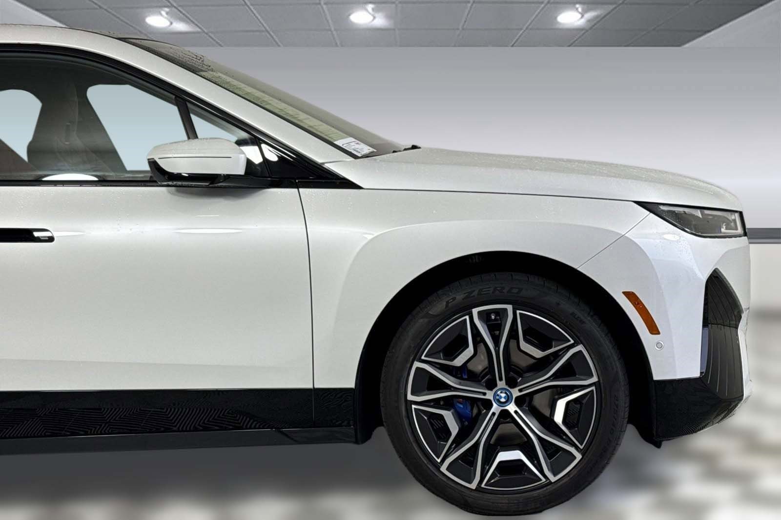 Used 2025 BMW iX M60 image 36