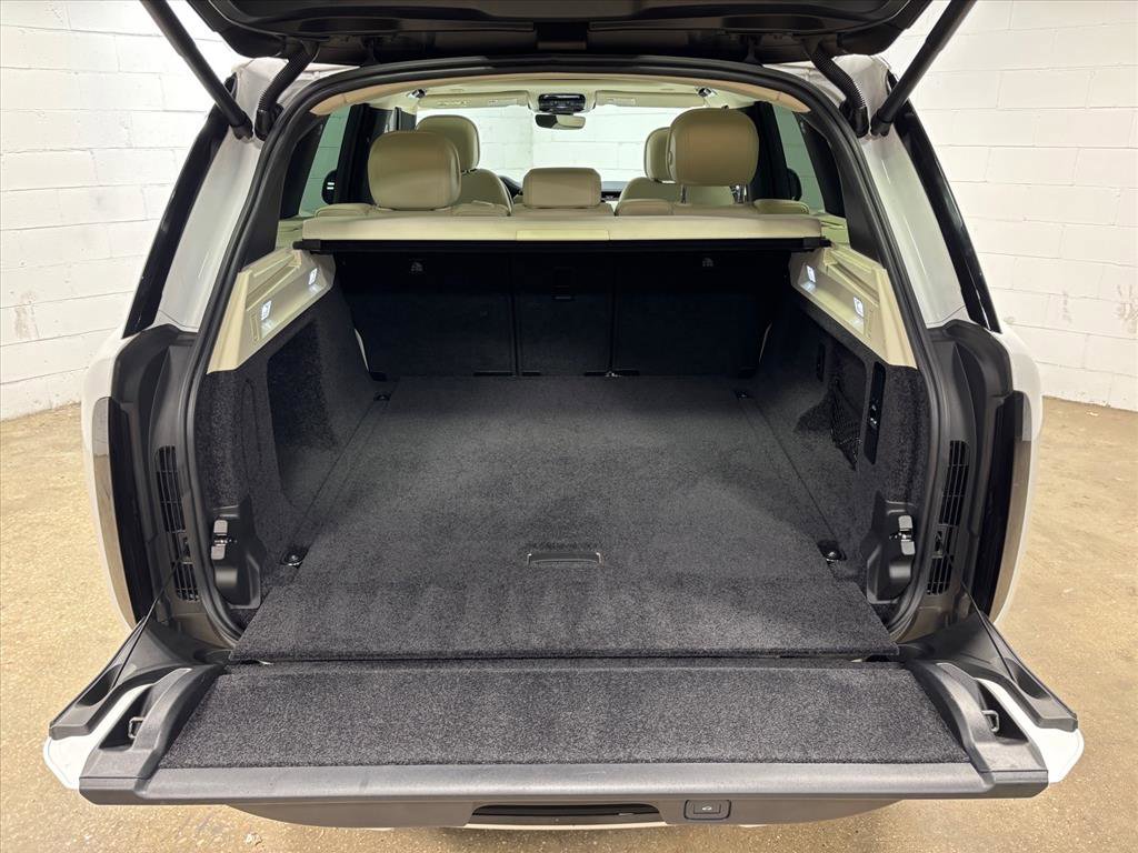 Used 2025 Land Rover Range Rover SE image 42