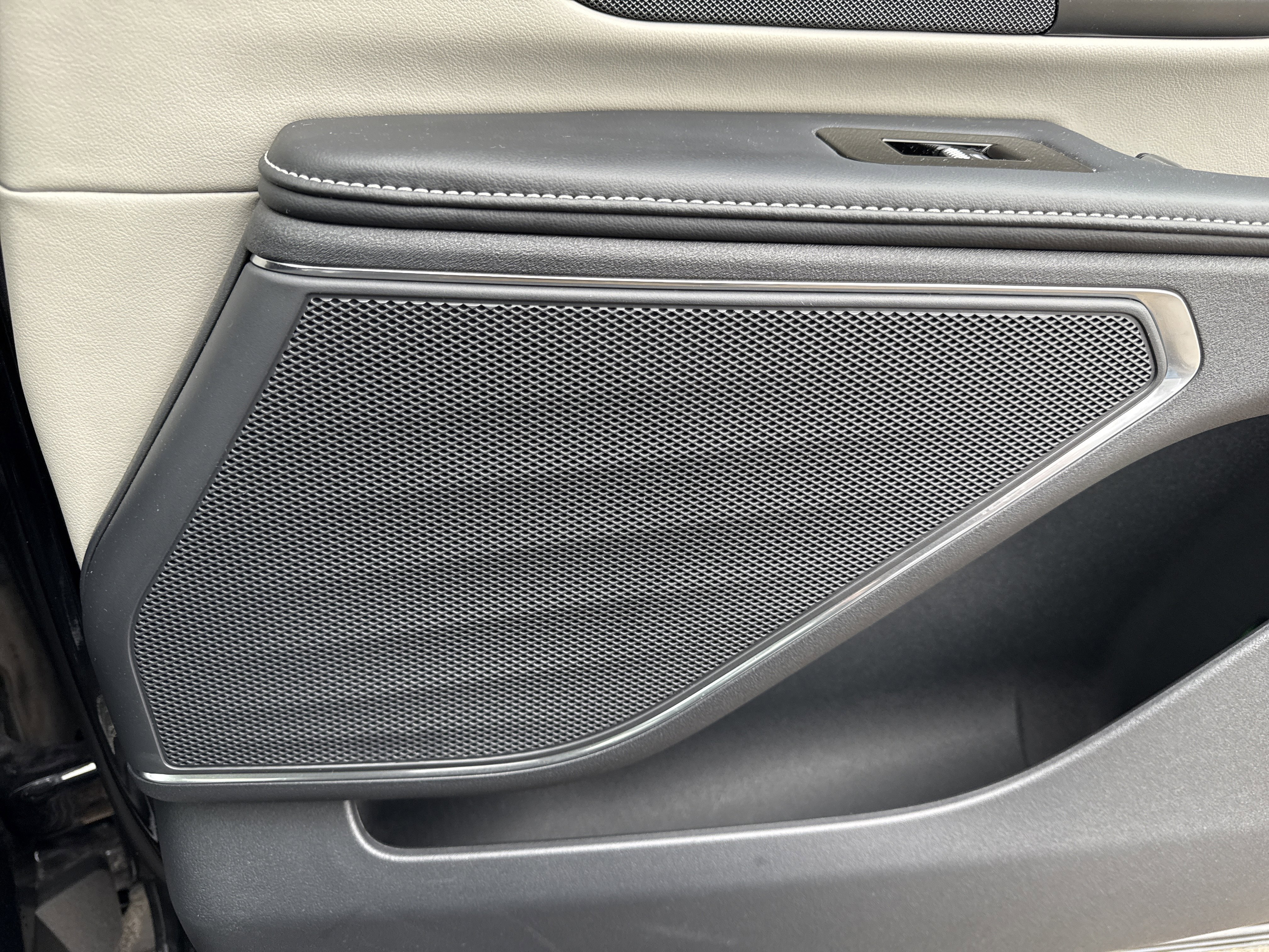 Used 2024 Lincoln Nautilus Premier image 30