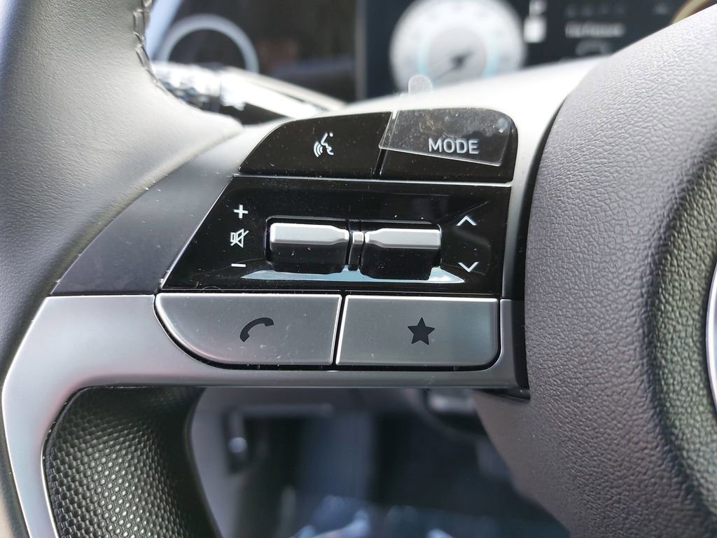 Certified 2025 Hyundai Elantra SEL w/ Cargo Package image 16