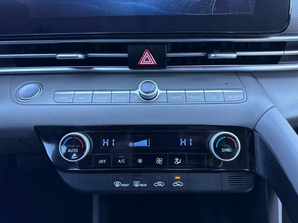 Used 2024 Hyundai Elantra SEL image 22