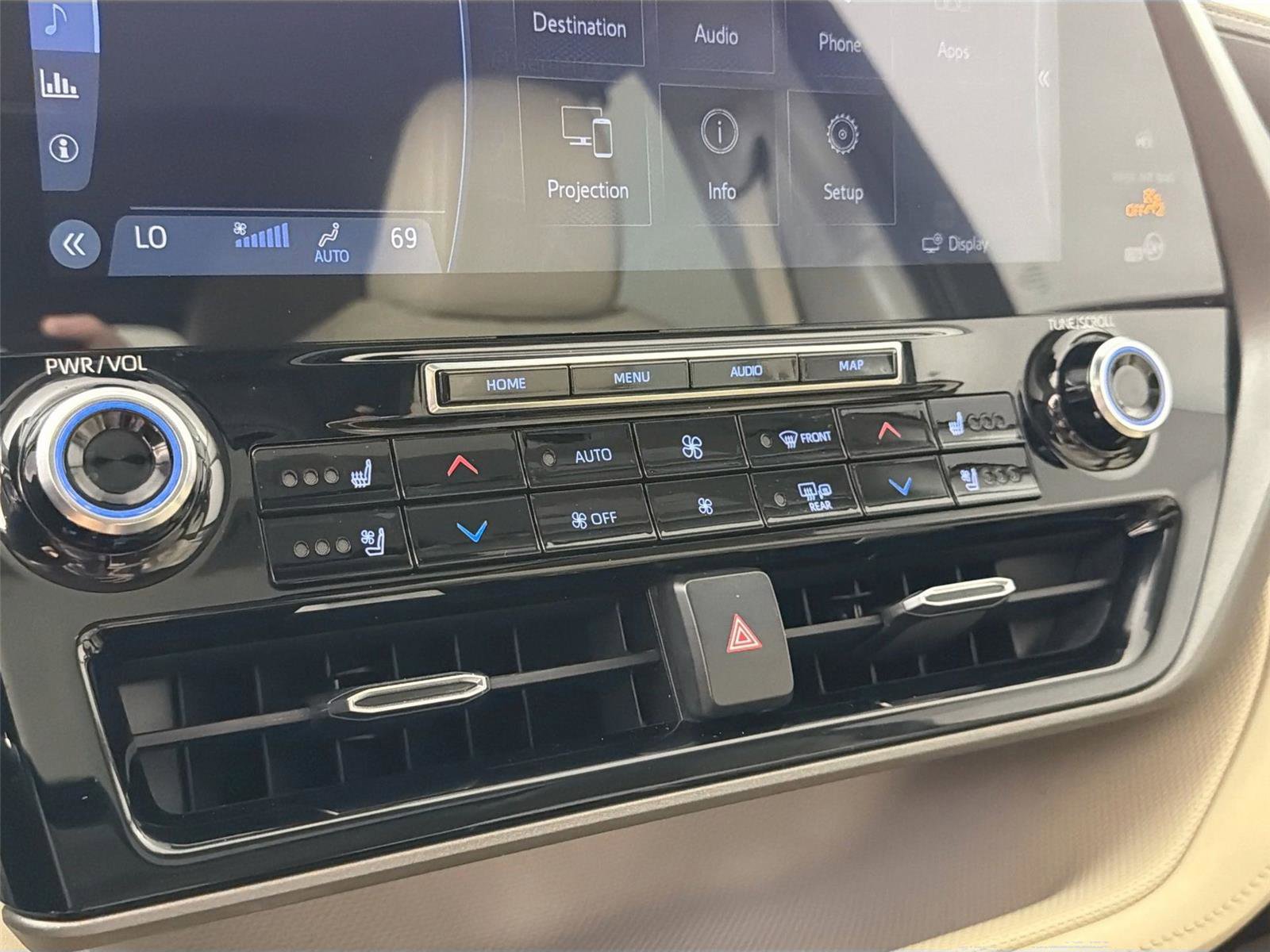 Used 2021 Toyota Highlander Limited image 16