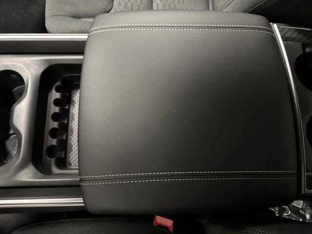 New 2026 RAM 1500 4x4 Crew Cab image 19