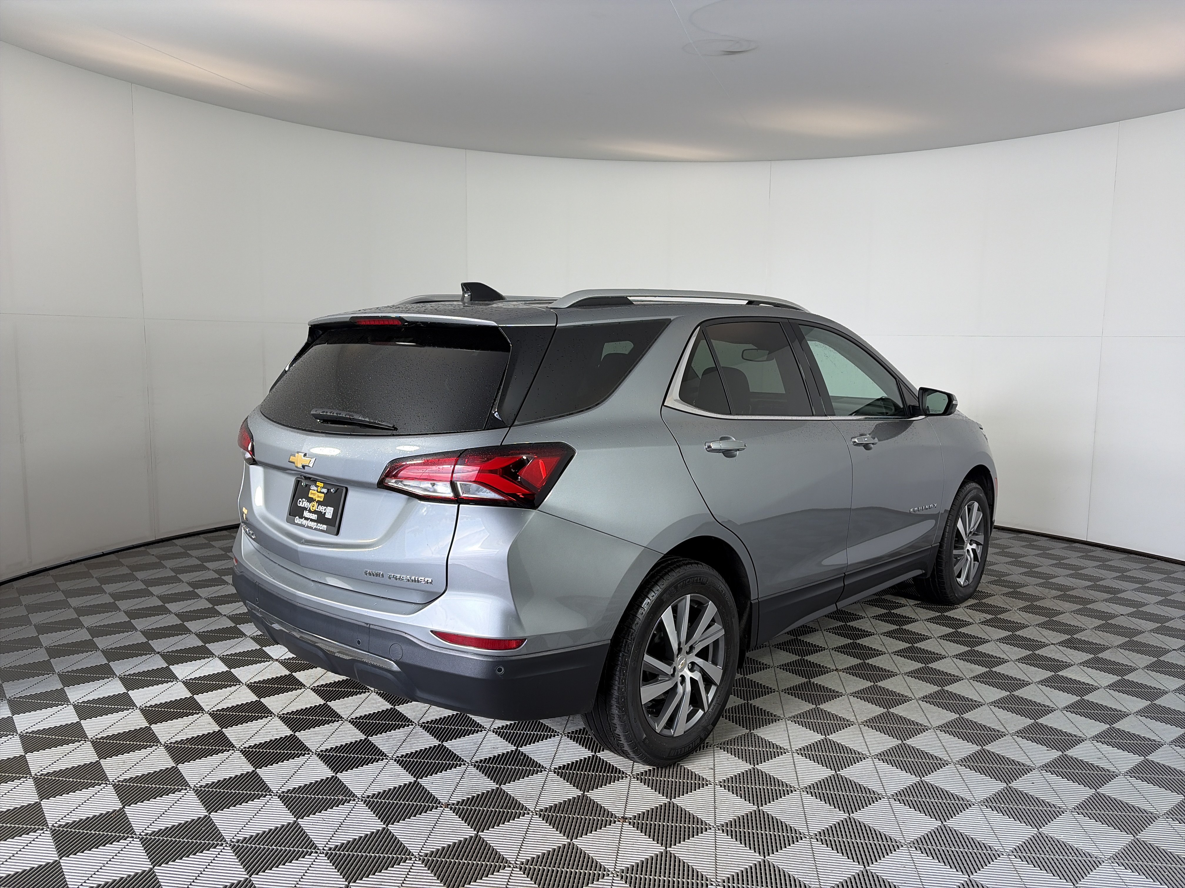 Used 2023 Chevrolet Equinox Premier AWD/4WD image 10