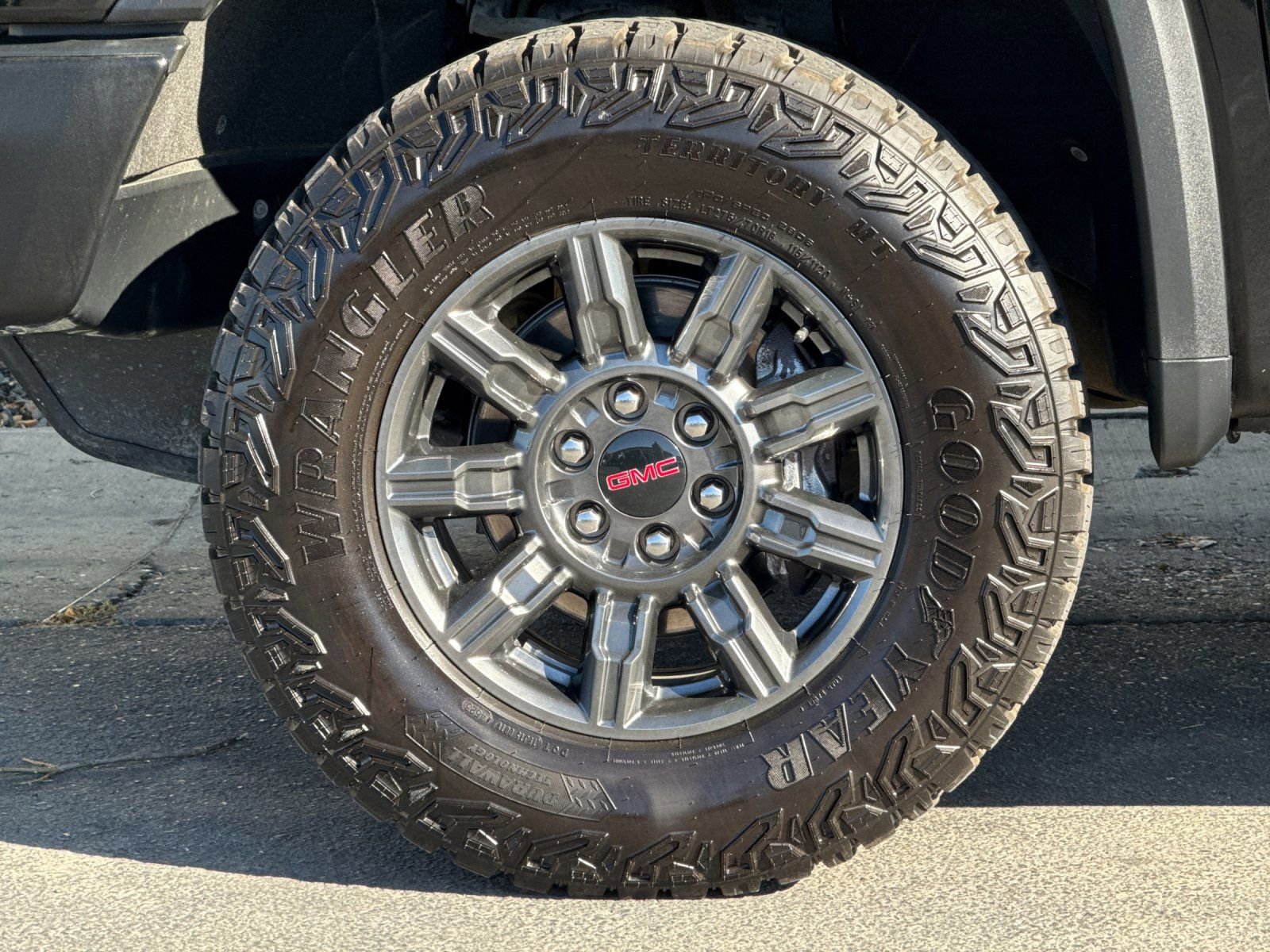 Used 2024 GMC Sierra 1500 AT4X image 32