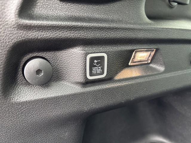 Used 2023 Jeep Grand Cherokee L Limited AWD/4WD image 44