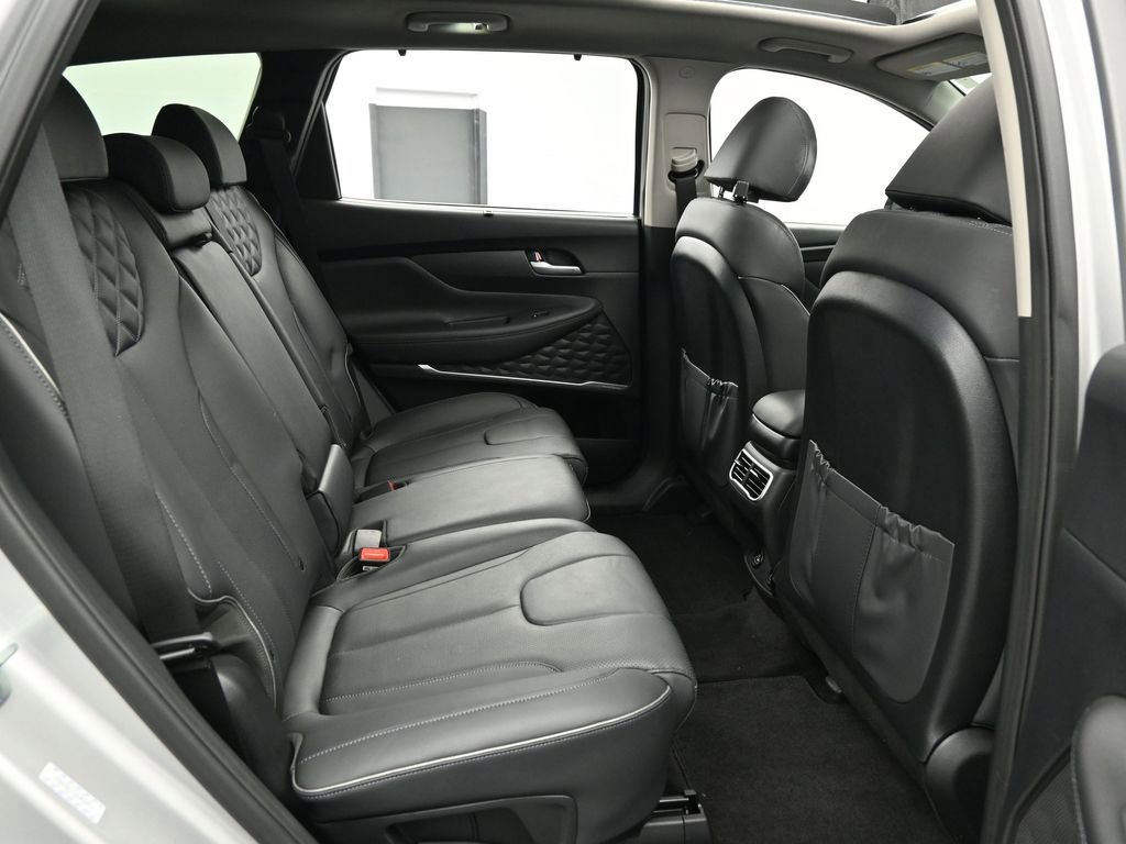 Used 2022 Hyundai Santa Fe SEL Premium image 18