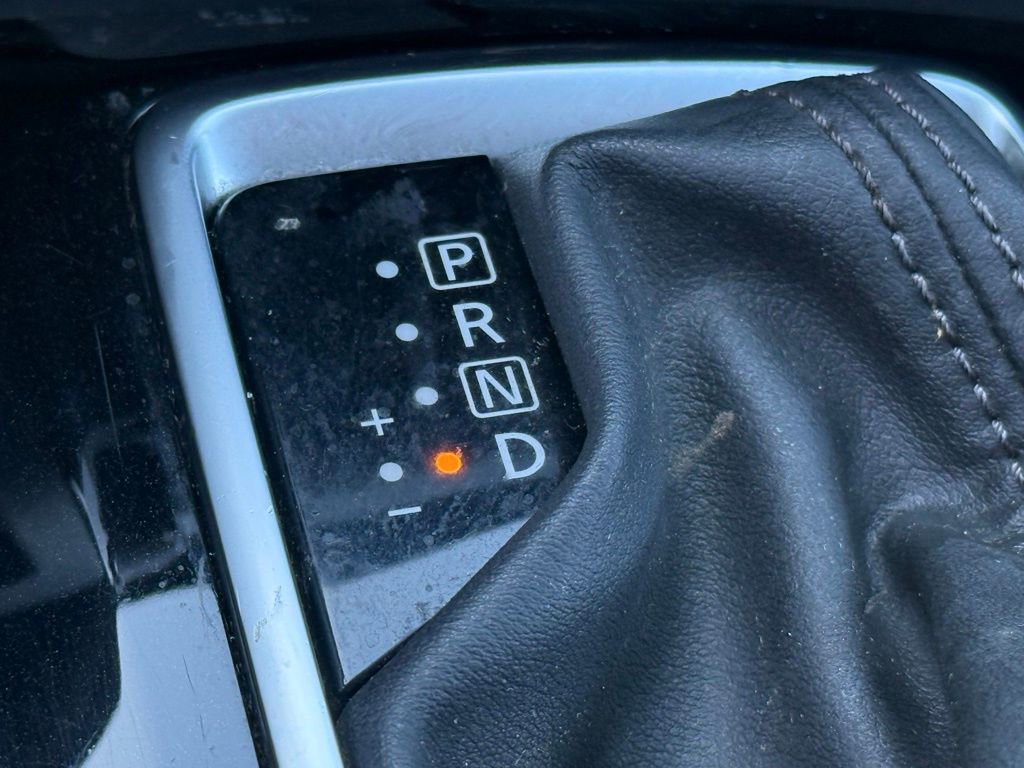 Used 2019 Nissan Rogue S w/ Special Edition Package FWD image 17