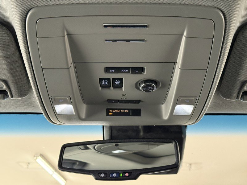 Used 2020 GMC Yukon SLT image 30