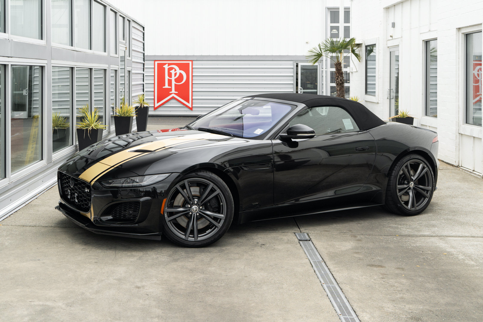 Used 2024 Jaguar F-TYPE R AWD/4WD image 11