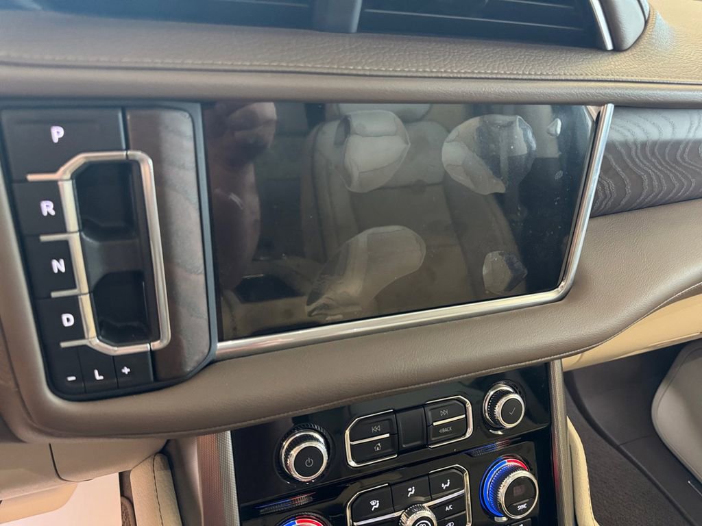 Used 2021 GMC Yukon Denali w/ Denali Premium Package AWD/4WD image 21