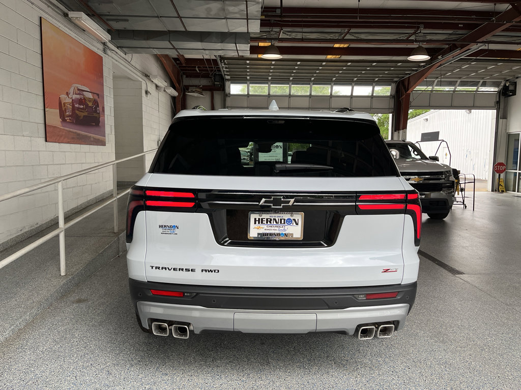 New 2026 Chevrolet Traverse Z71 w/ Enhanced Driving Package AWD/4WD image 7