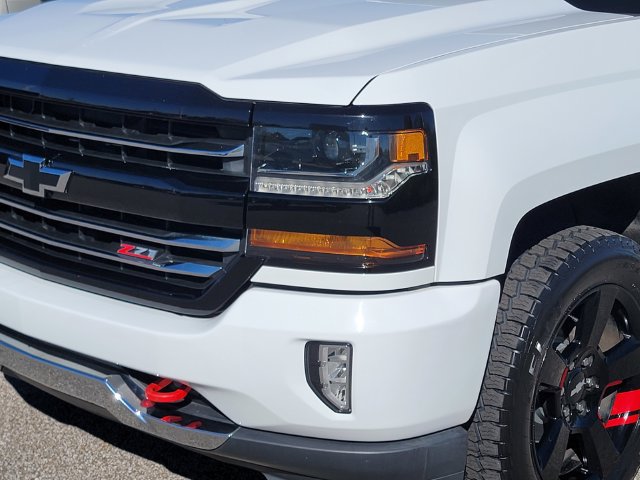 Used 2017 Chevrolet Silverado 1500 LT w/ Redline Edition AWD/4WD image 10