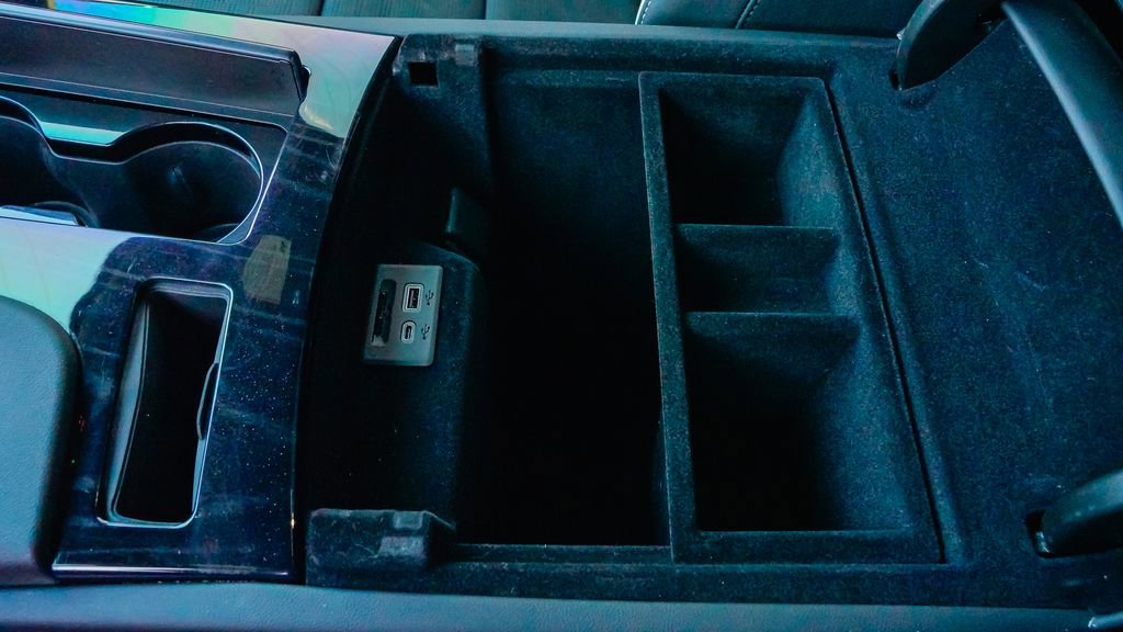 Certified 2024 Cadillac Escalade Sport w/ LPO, ONYX Package image 18