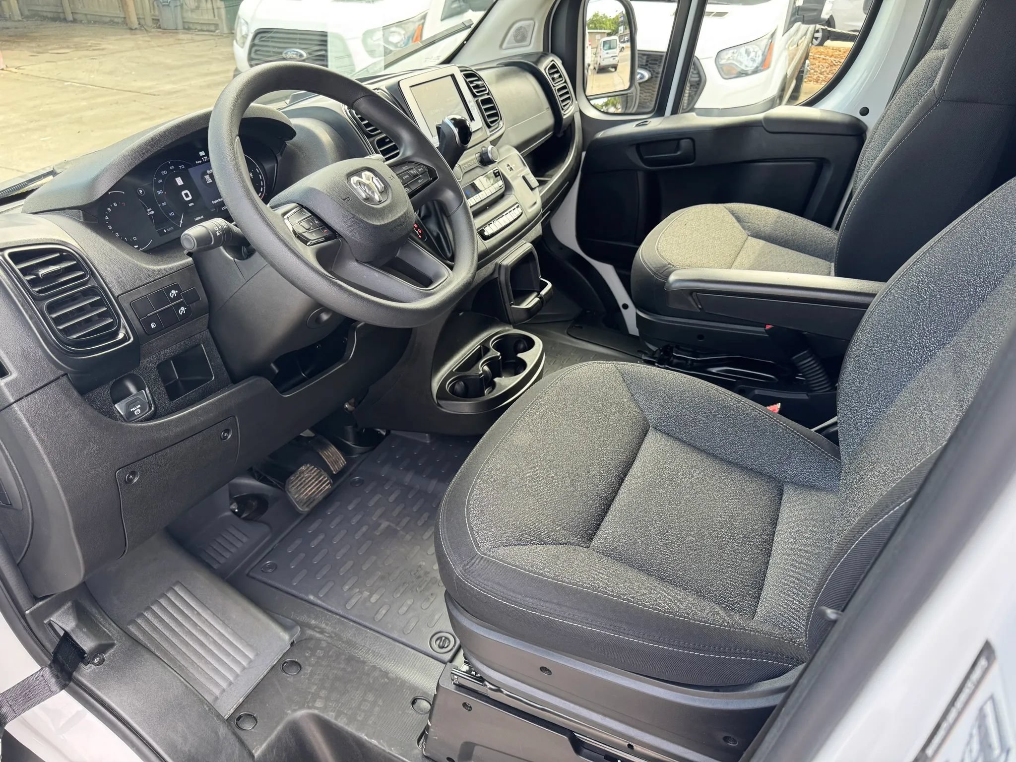 Used 2025 RAM ProMaster 2500 w/ U-Haul Equipment Group FWD image 26