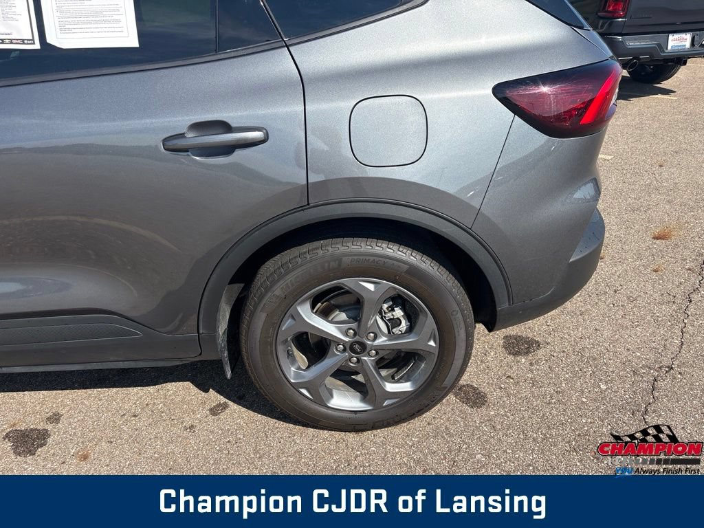 Used 2025 Ford Escape ST-Line Select AWD/4WD image 31