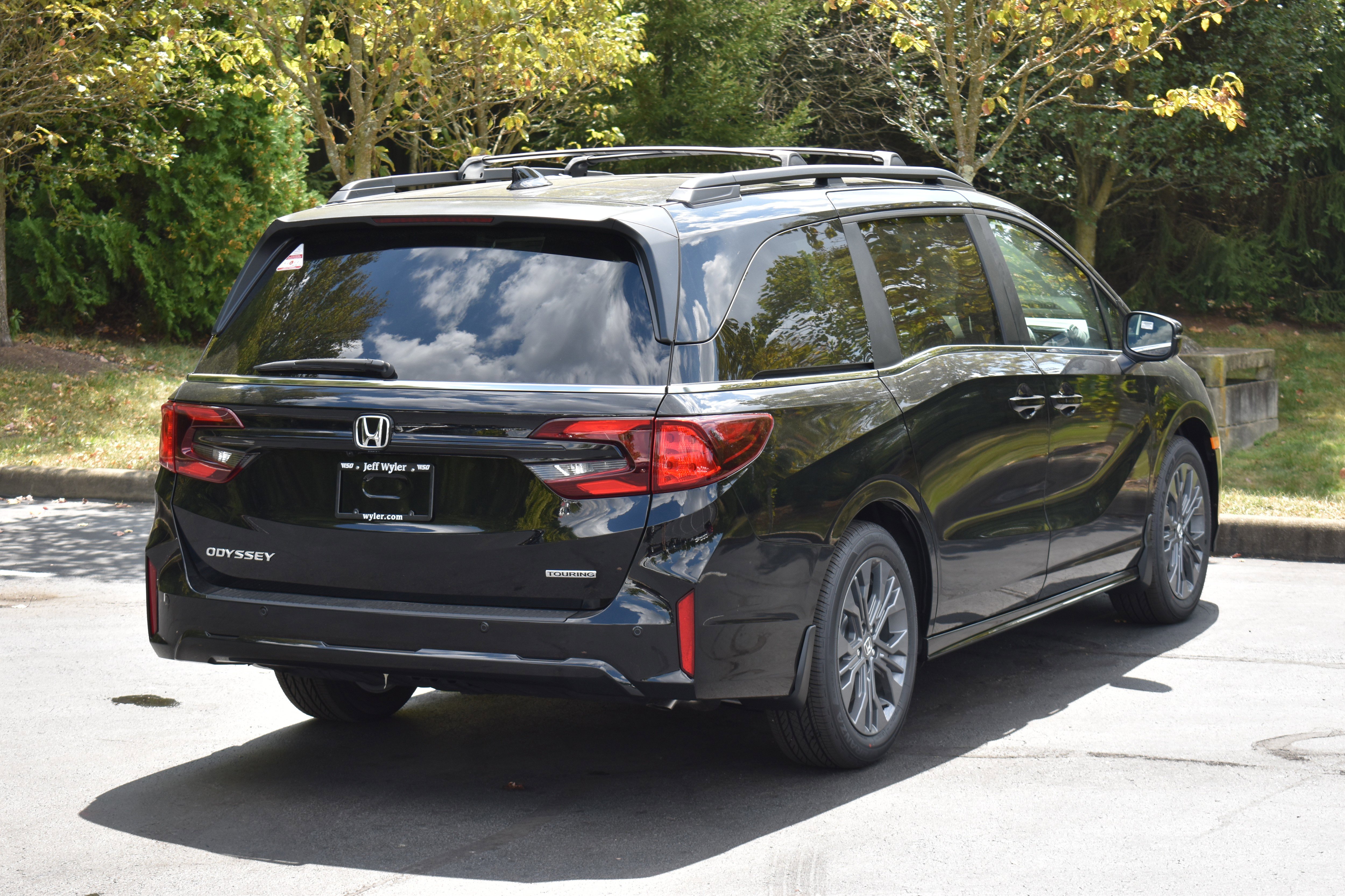 New 2026 Honda Odyssey Touring image 8