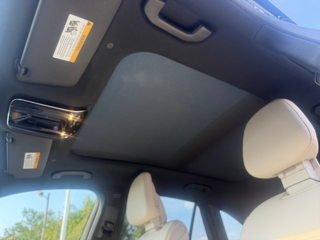 Used 2024 Mercedes-Benz GLC 300 image 21