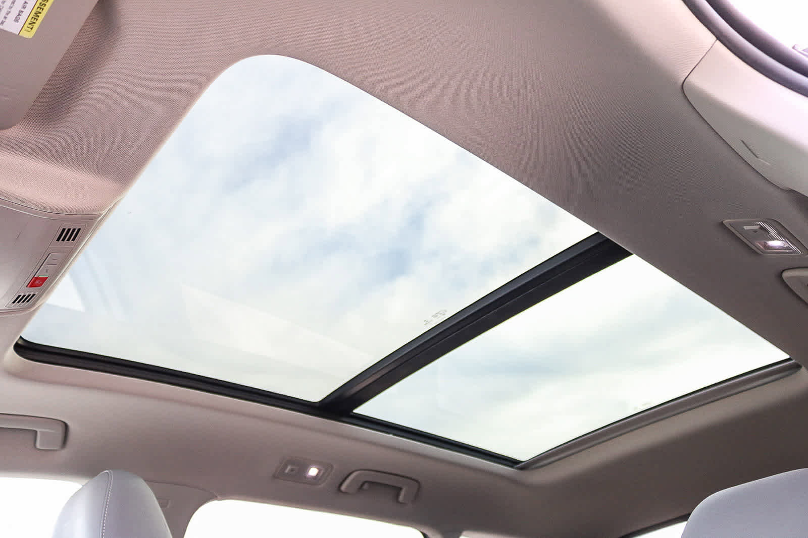 Used 2023 Volkswagen Taos SE image 26