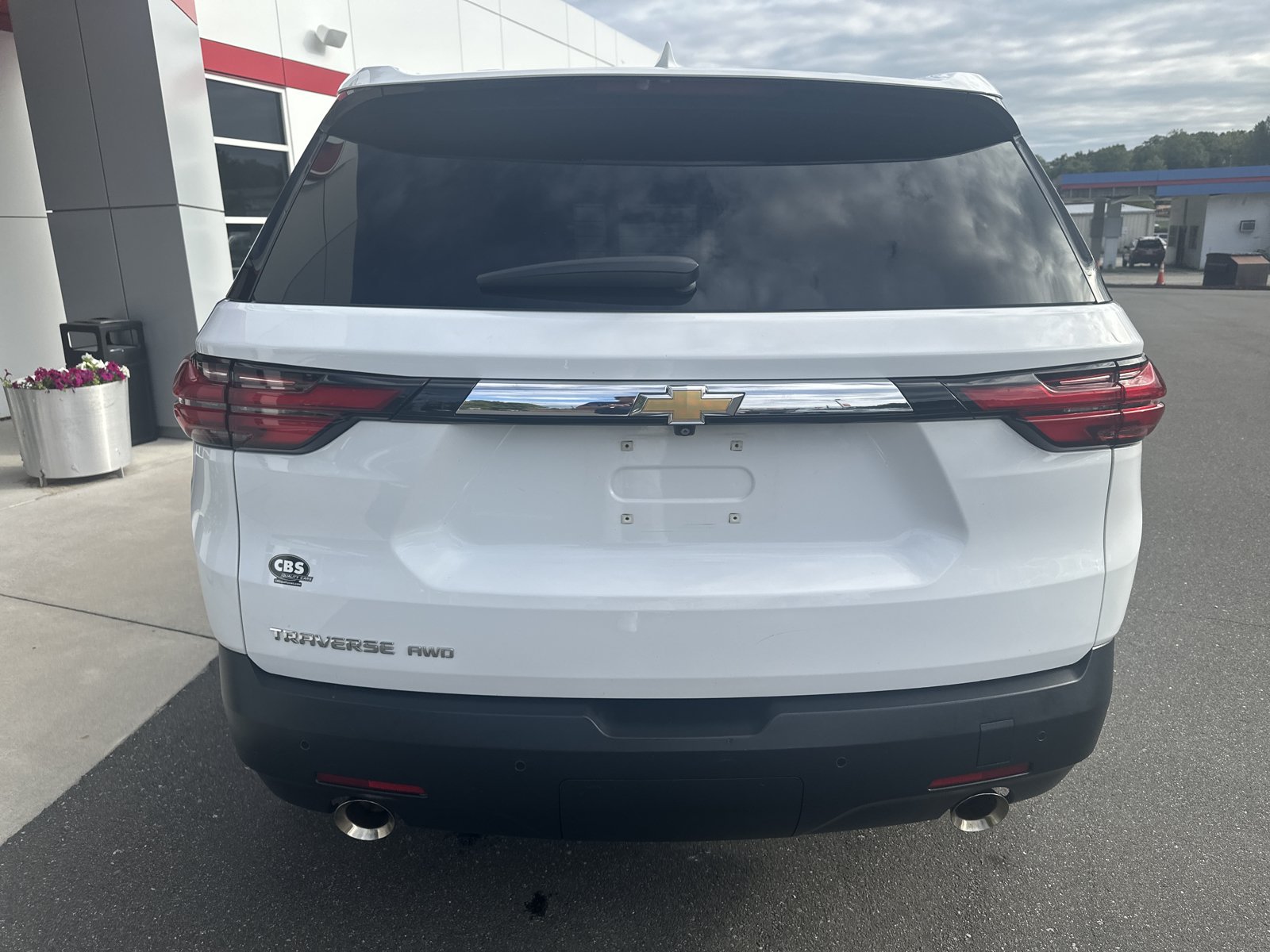 Used 2023 Chevrolet Traverse LS w/ Safety Package AWD/4WD image 7