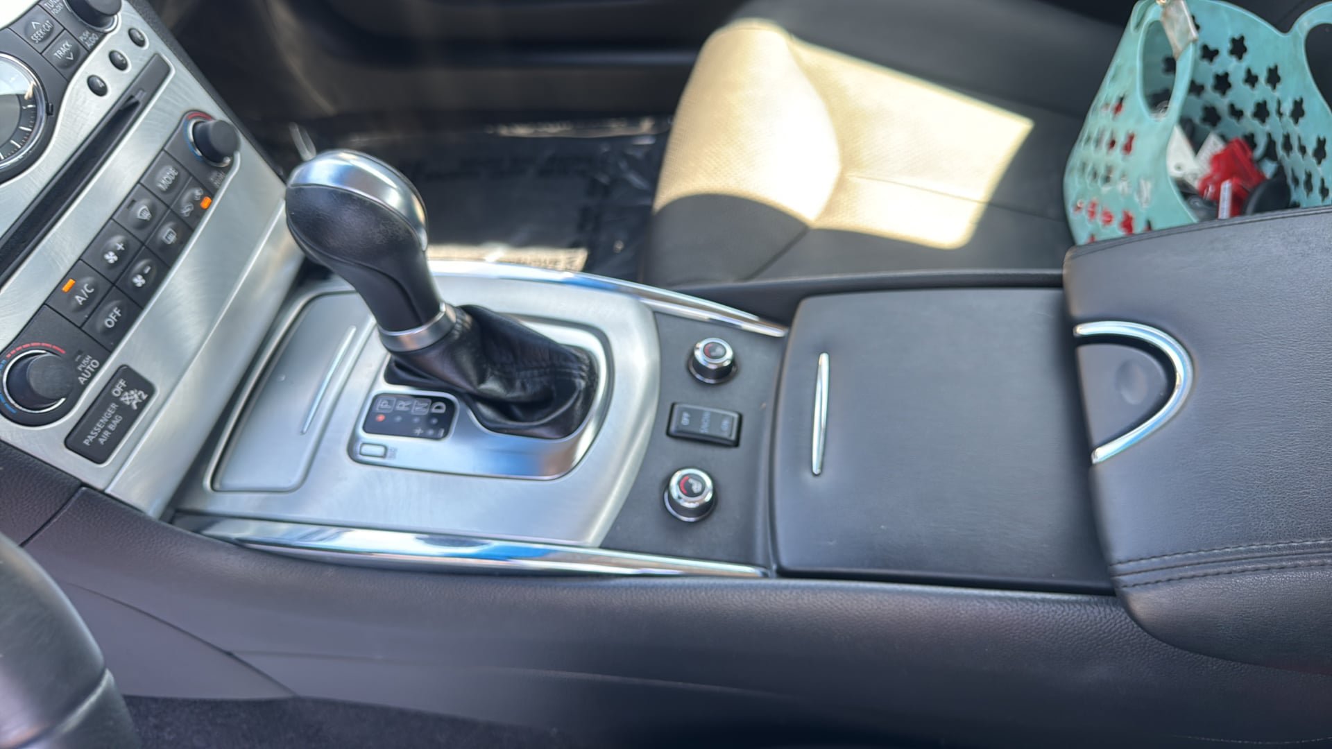 Used 2015 INFINITI Q60 AWD Coupe w/ Premium Package image 26