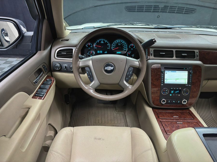 Used 2012 Chevrolet Avalanche LTZ AWD/4WD image 40