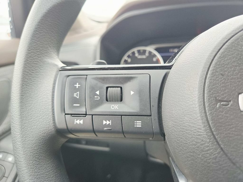 Used 2023 Nissan Rogue SV AWD/4WD image 18